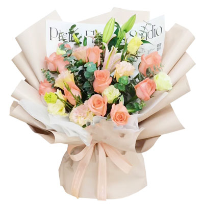 防城港11朵粉玫瑰百合，温暖与甜蜜